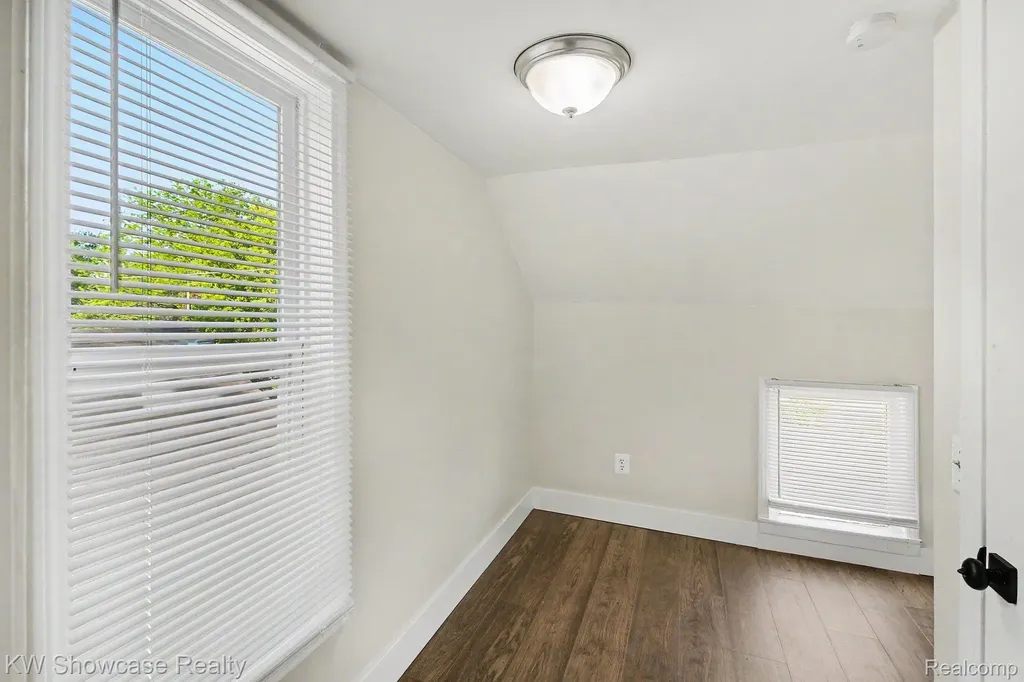 349 W Livingston Road Highland Charter Township MI 48357