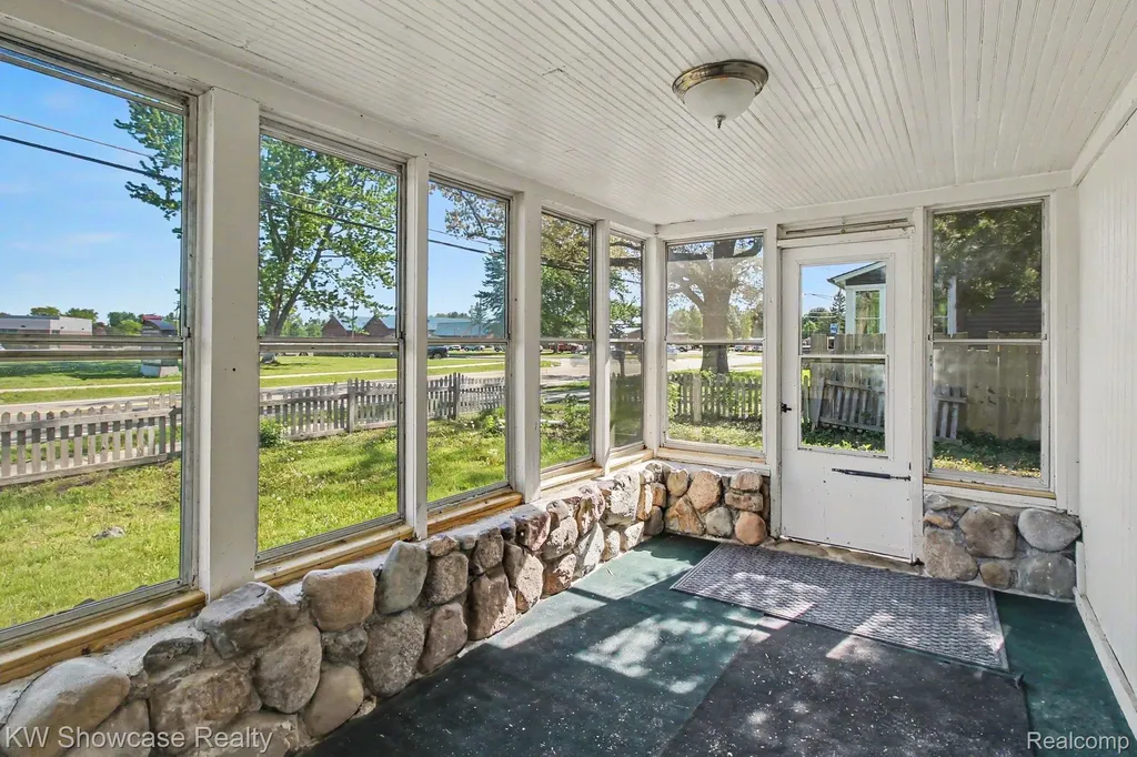 349 W Livingston Road Highland Charter Township MI 48357