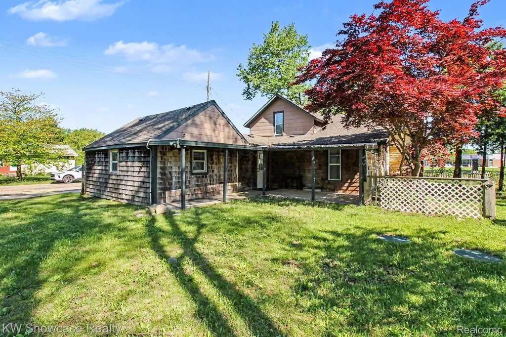 349 W Livingston Road Highland Charter Township MI 48357
