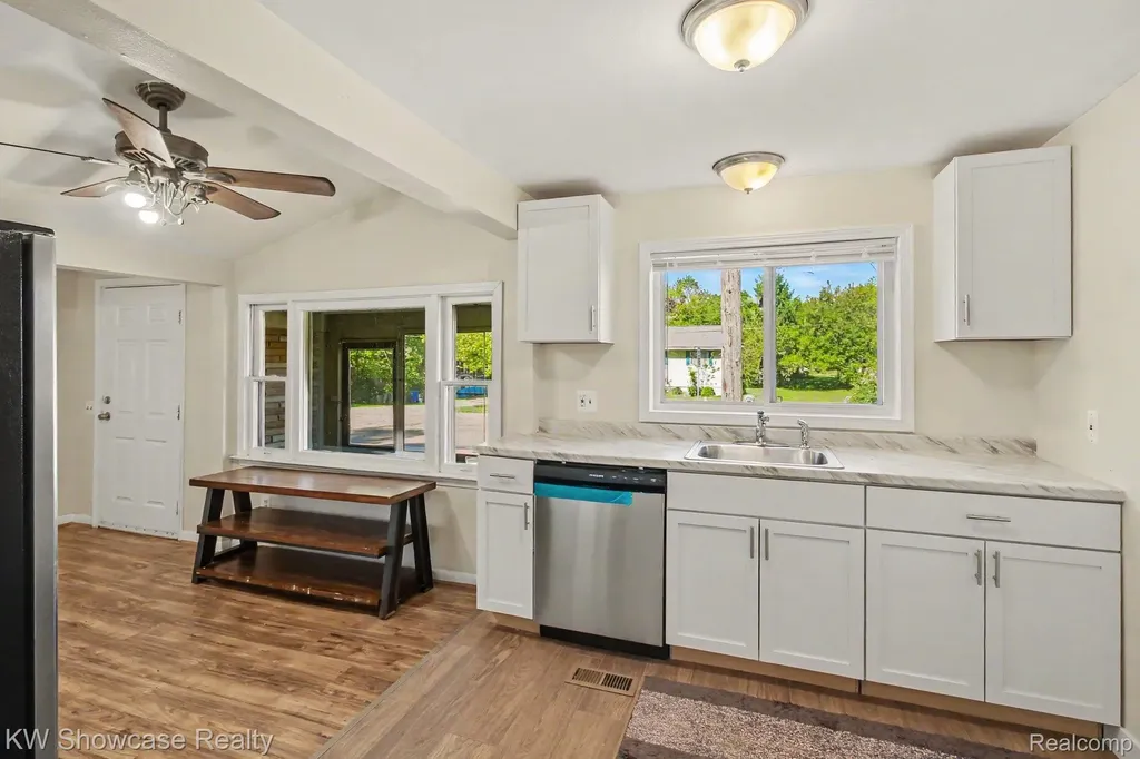 349 W Livingston Road Highland Charter Township MI 48357