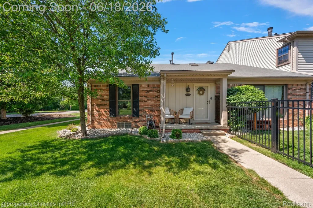 41374 Southwind Drive Canton Charter Township MI 48188