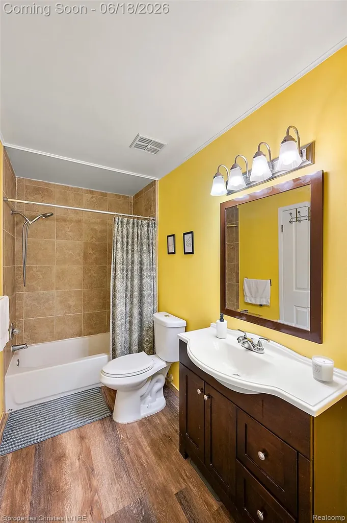 41374 Southwind Drive Canton Charter Township MI 48188