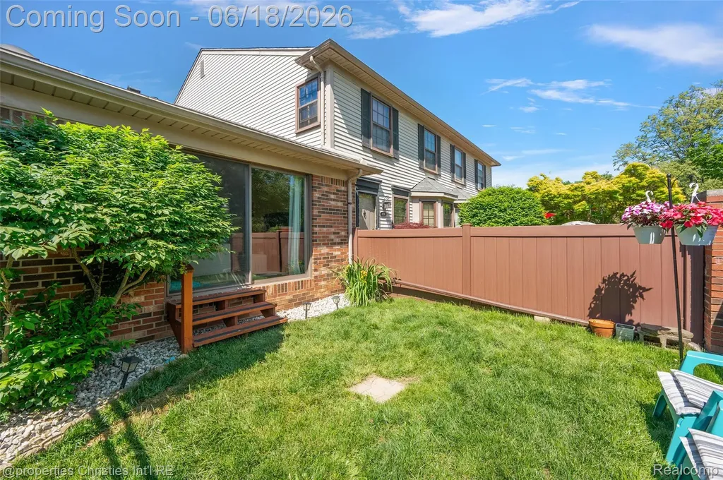 41374 Southwind Drive Canton Charter Township MI 48188