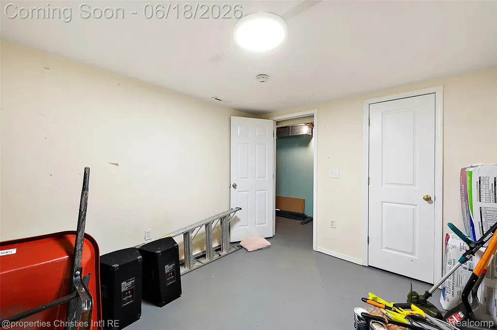 41374 Southwind Drive Canton Charter Township MI 48188