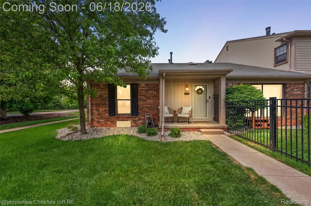 41374 Southwind Drive Canton Charter Township MI 48188