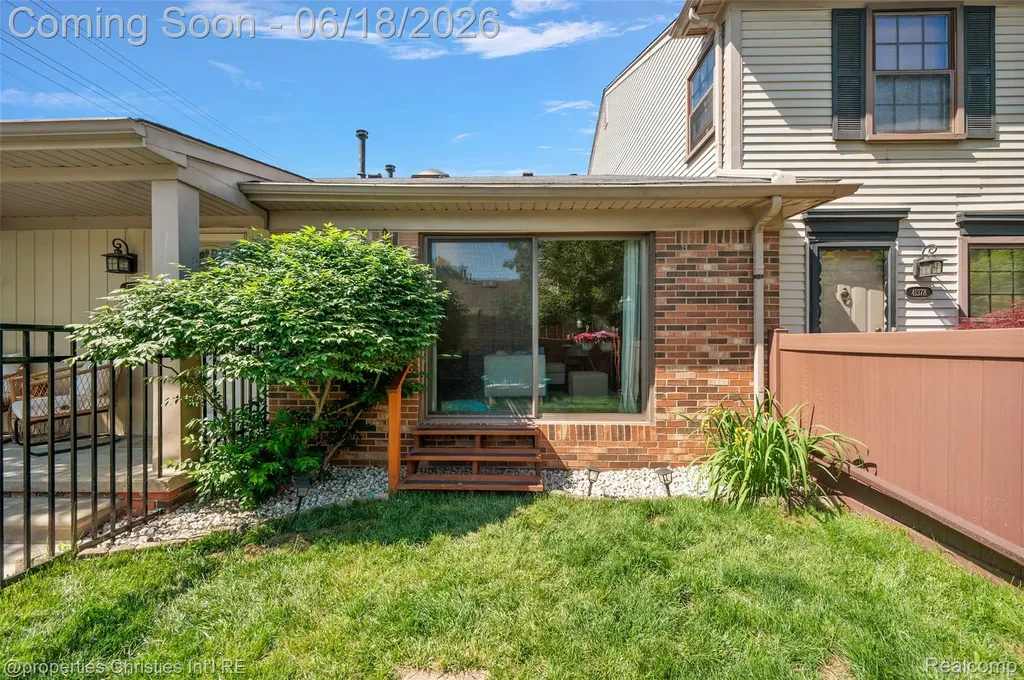 41374 Southwind Drive Canton Charter Township MI 48188