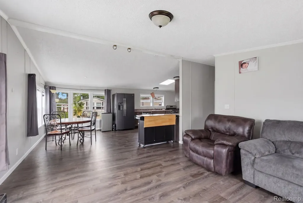 29585 Cambridge Court Chesterfield Township MI 48051