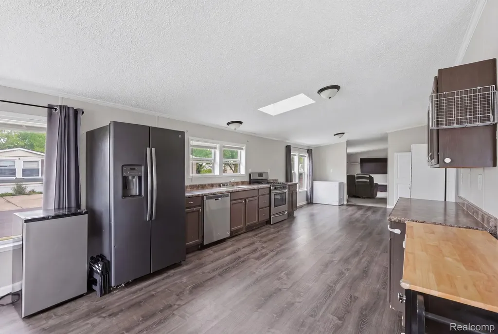 29585 Cambridge Court Chesterfield Township MI 48051