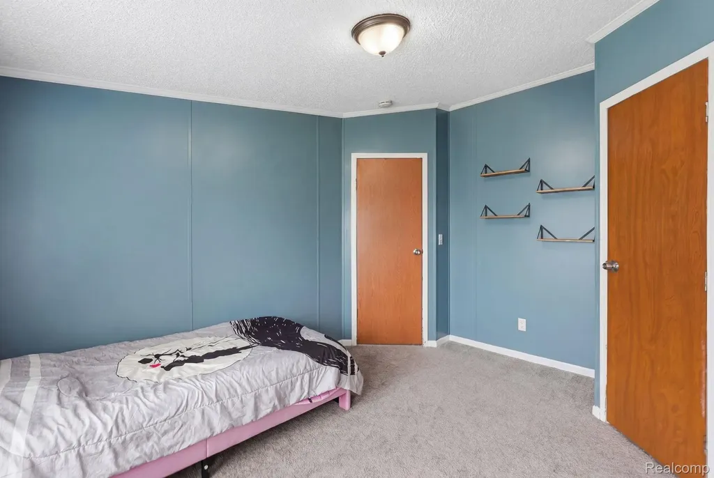 29585 Cambridge Court Chesterfield Township MI 48051