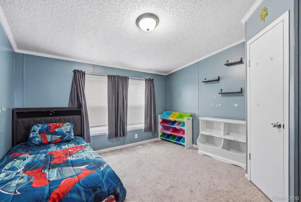 29585 Cambridge Court Chesterfield Township MI 48051