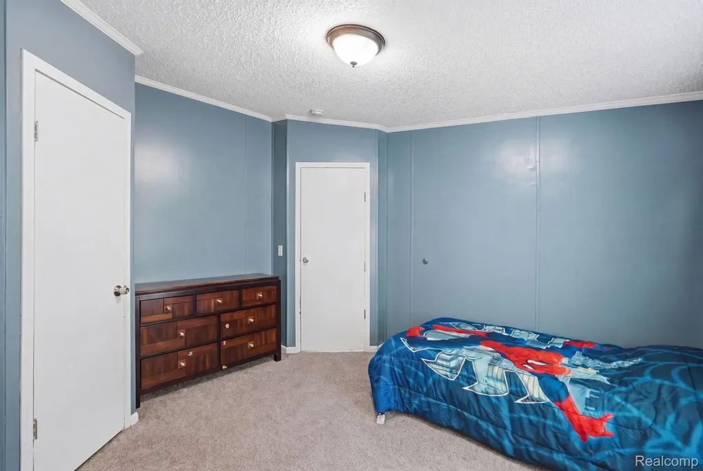 29585 Cambridge Court Chesterfield Township MI 48051