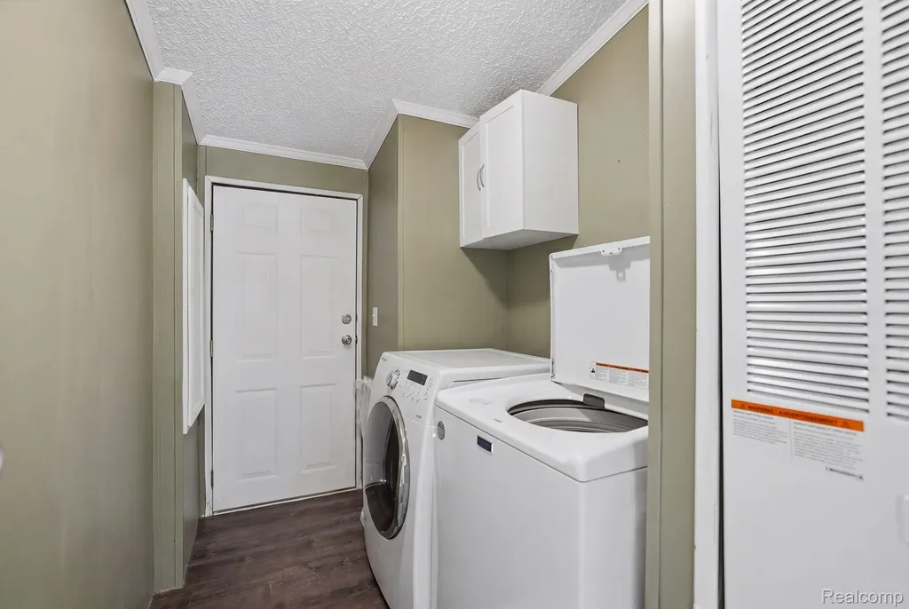 29585 Cambridge Court Chesterfield Township MI 48051