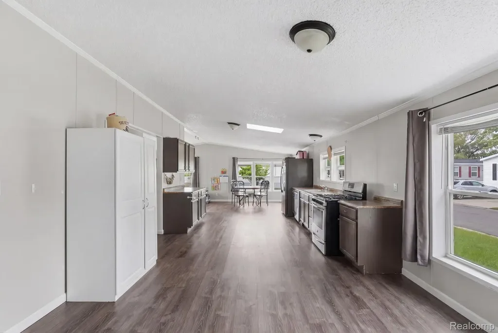 29585 Cambridge Court Chesterfield Township MI 48051