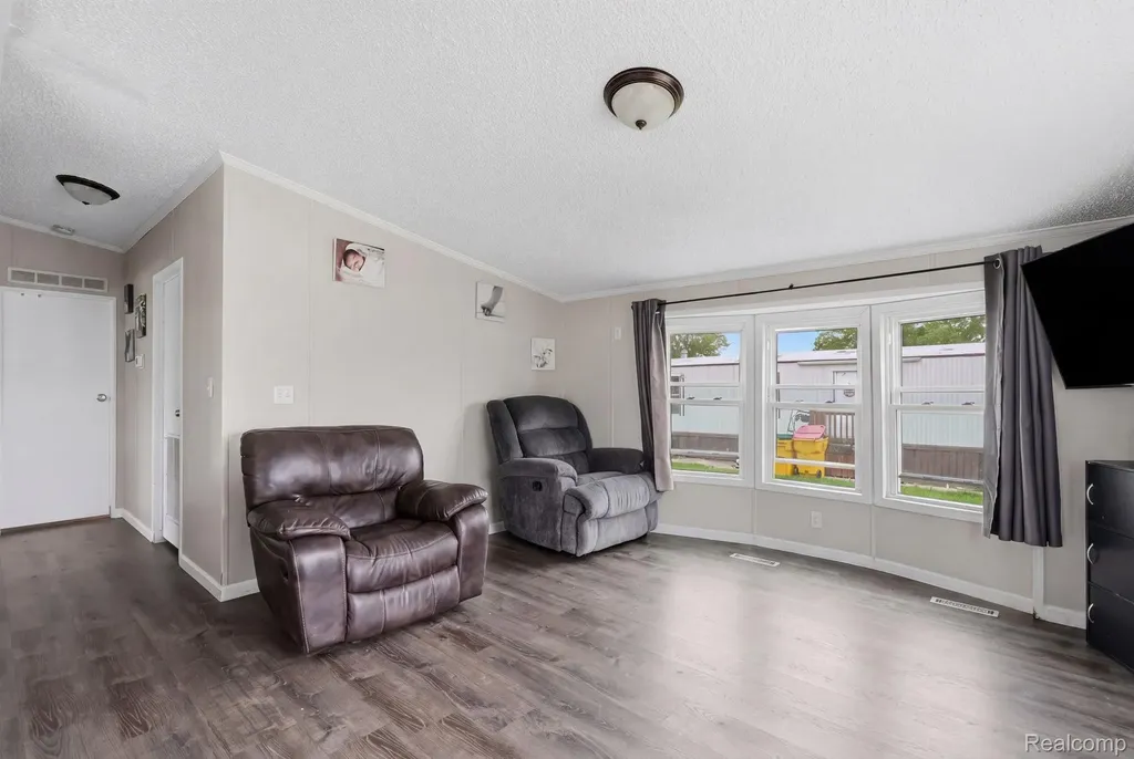 29585 Cambridge Court Chesterfield Township MI 48051