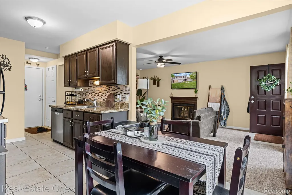 7736 Lake Ridge Drive Waterford Charter Township MI 48327