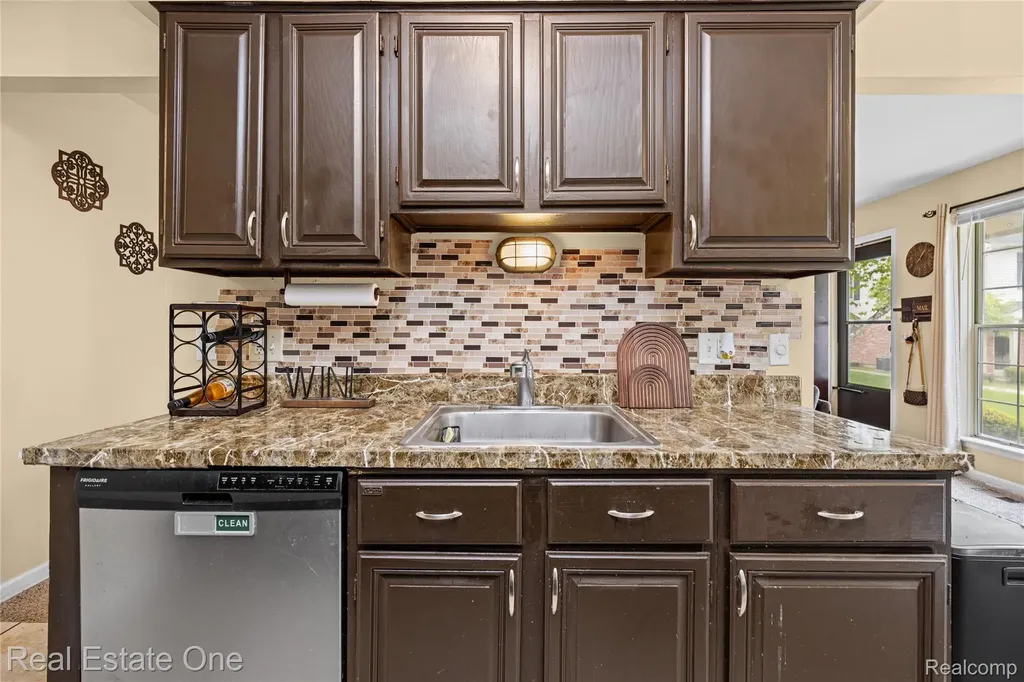 7736 Lake Ridge Drive Waterford Charter Township MI 48327