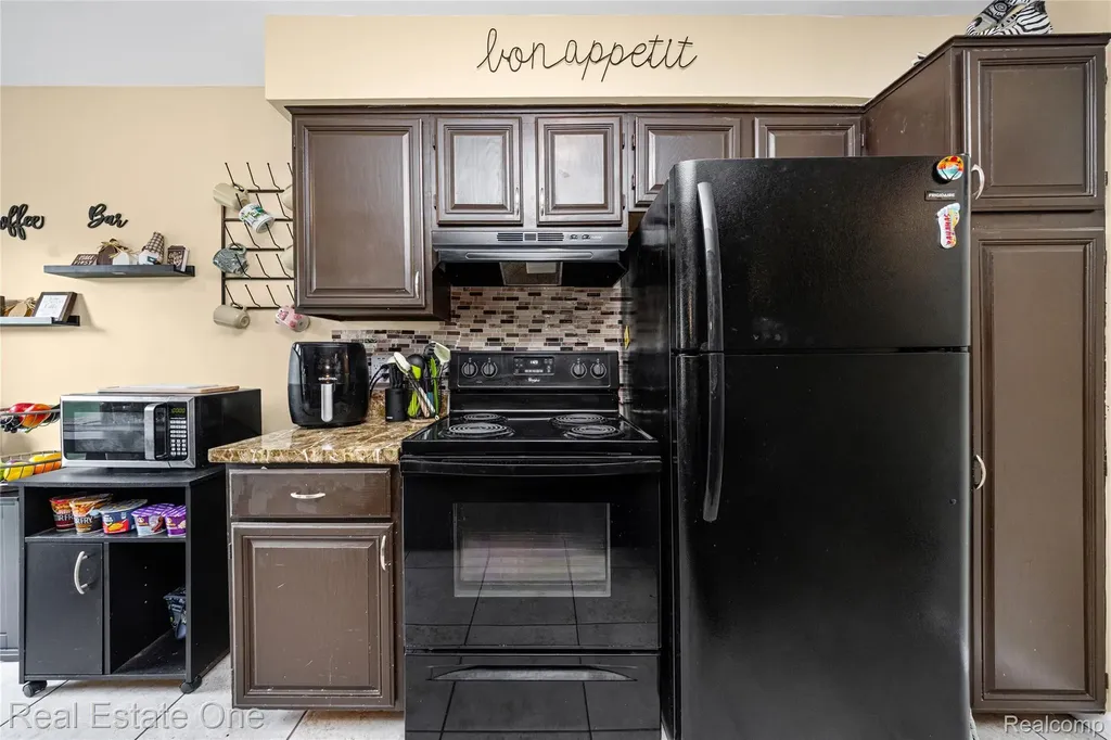 7736 Lake Ridge Drive Waterford Charter Township MI 48327