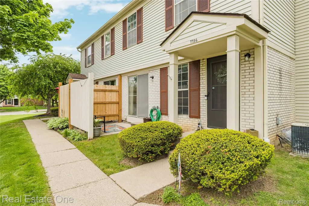 7736 Lake Ridge Drive Waterford Charter Township MI 48327