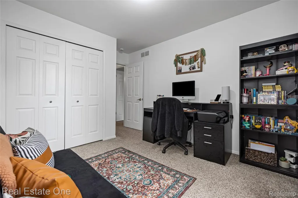 7736 Lake Ridge Drive Waterford Charter Township MI 48327