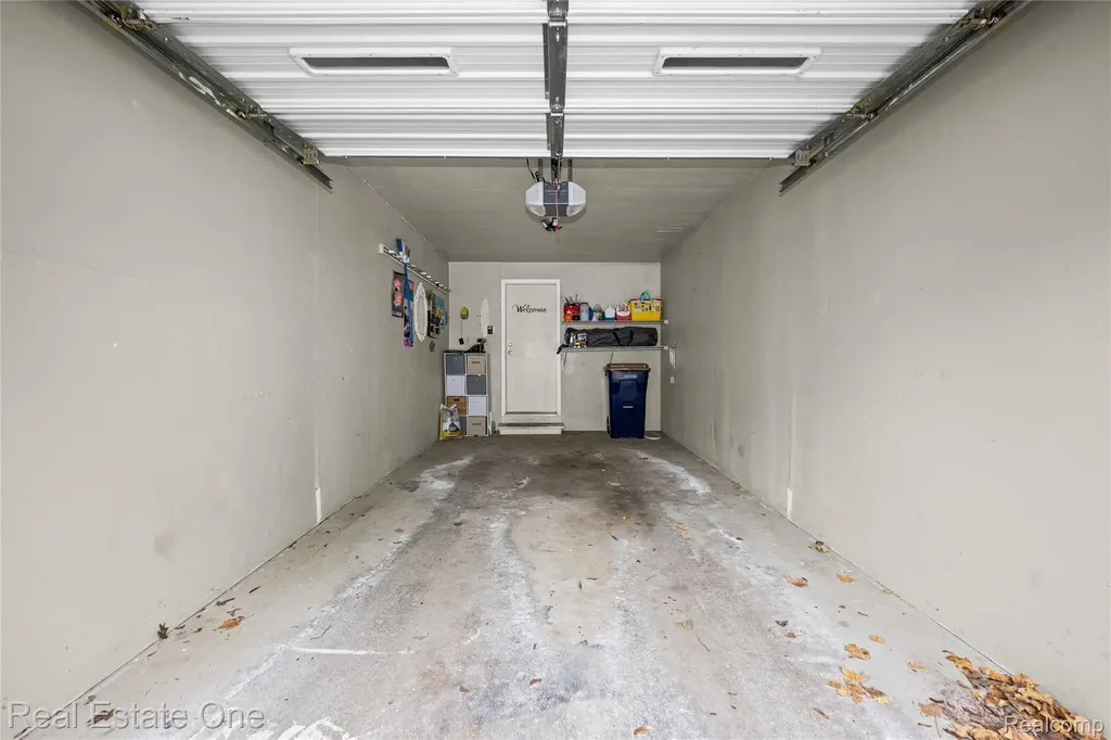 7736 Lake Ridge Drive Waterford Charter Township MI 48327