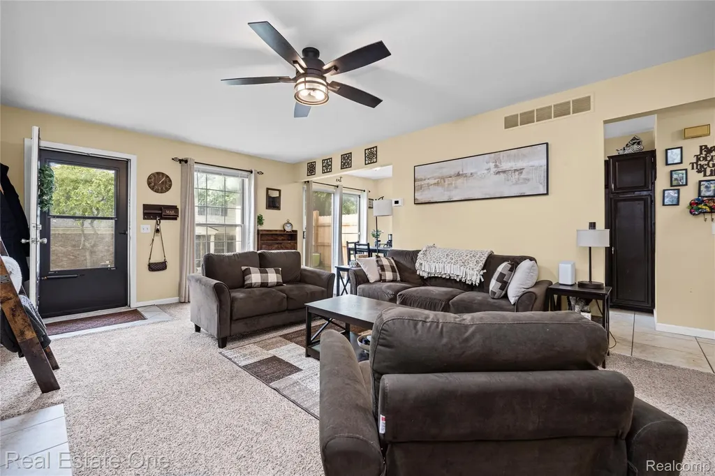 7736 Lake Ridge Drive Waterford Charter Township MI 48327