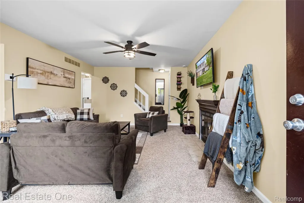 7736 Lake Ridge Drive Waterford Charter Township MI 48327