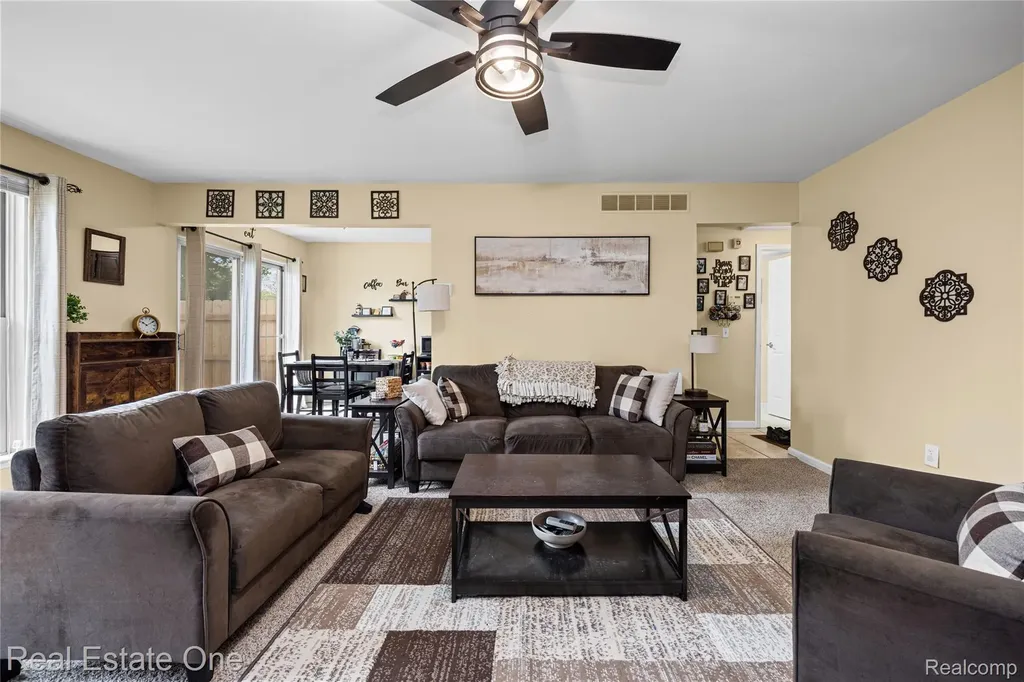7736 Lake Ridge Drive Waterford Charter Township MI 48327