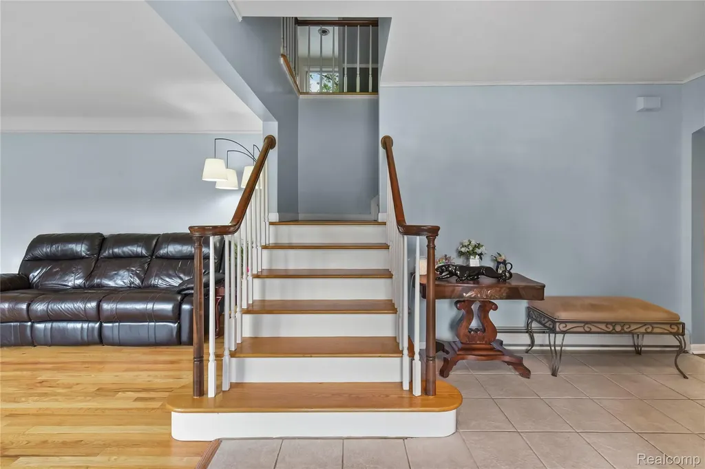 26060 Hidden Lane Grosse Ile Township MI 48138