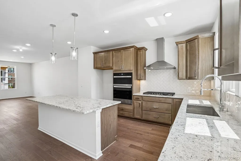 25433 Orwell Street Novi City MI 48375