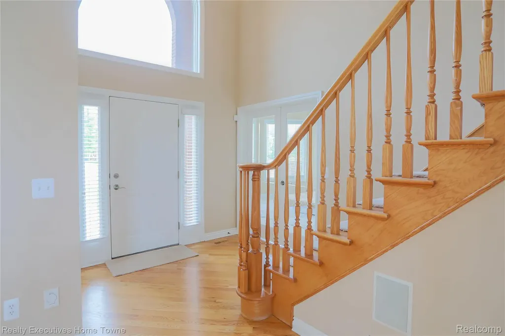 47909 Milonas Drive Shelby Charter Township MI 48315