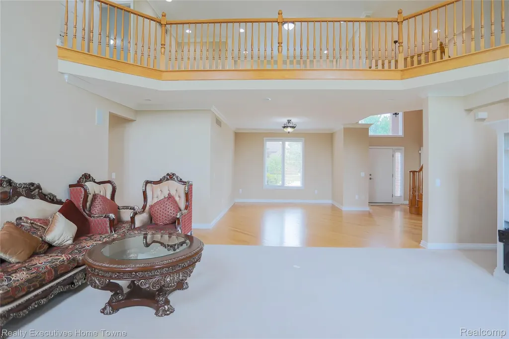 47909 Milonas Drive Shelby Charter Township MI 48315