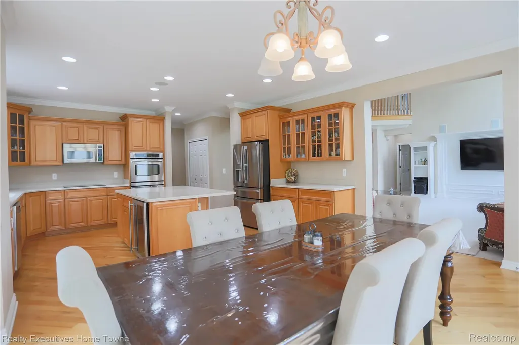 47909 Milonas Drive Shelby Charter Township MI 48315