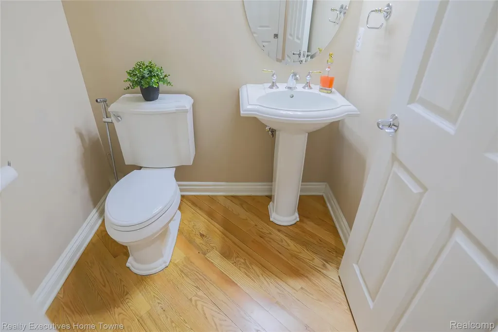 47909 Milonas Drive Shelby Charter Township MI 48315