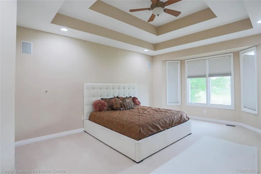 47909 Milonas Drive Shelby Charter Township MI 48315