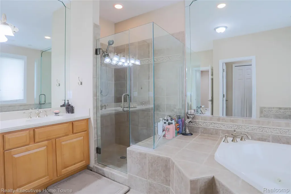 47909 Milonas Drive Shelby Charter Township MI 48315