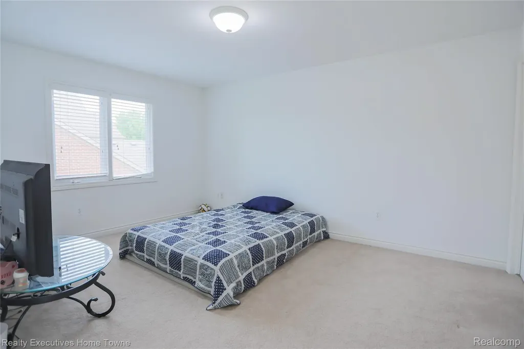 47909 Milonas Drive Shelby Charter Township MI 48315