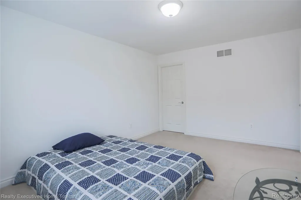 47909 Milonas Drive Shelby Charter Township MI 48315
