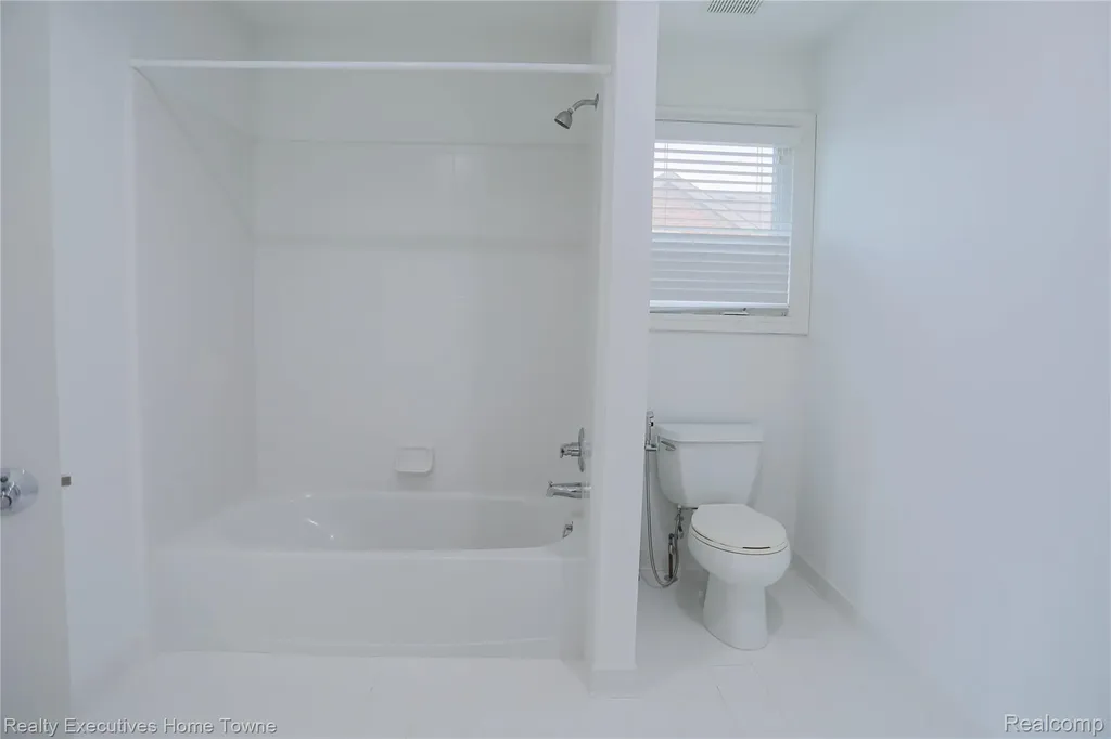 47909 Milonas Drive Shelby Charter Township MI 48315