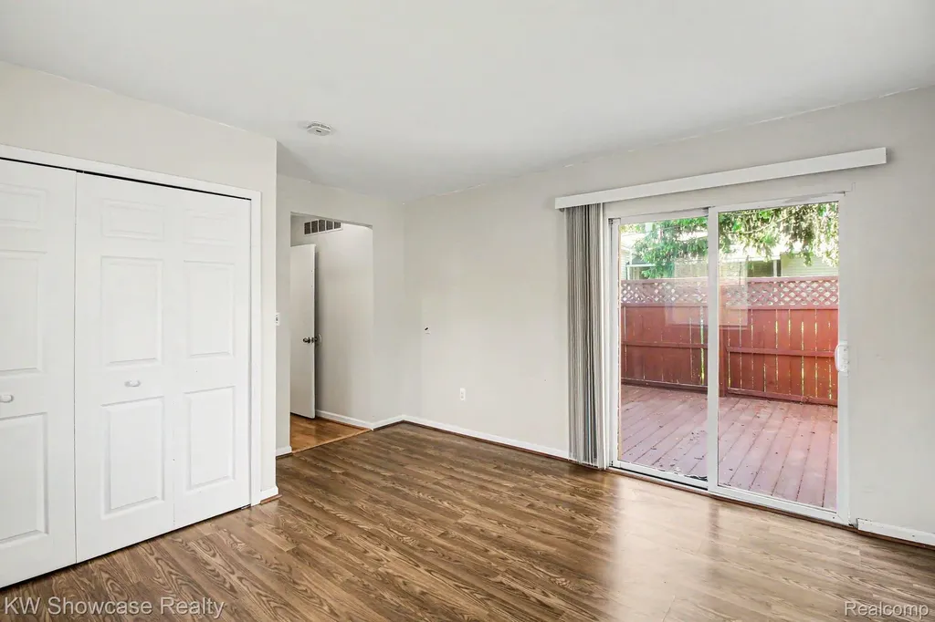 2331 Lakeside Drive Highland Charter Township MI 48356