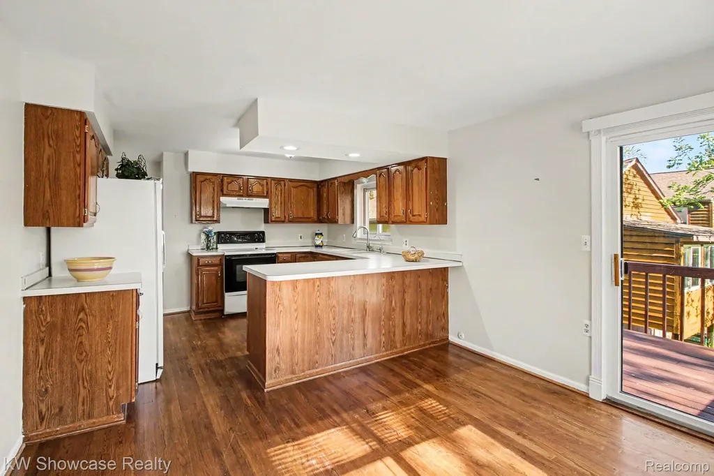 2331 Lakeside Drive Highland Charter Township MI 48356