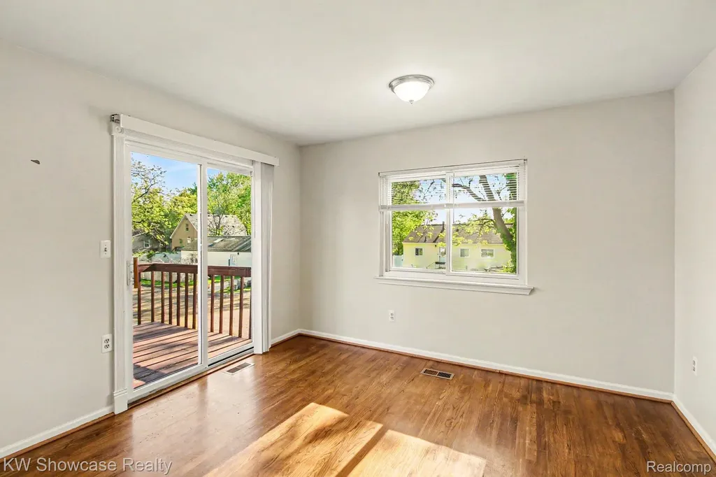2331 Lakeside Drive Highland Charter Township MI 48356