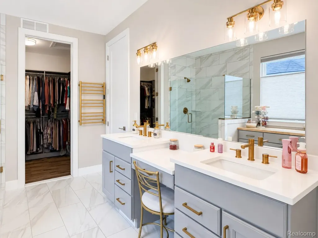 154 Mulberry Lane Rochester Hills City MI 48309