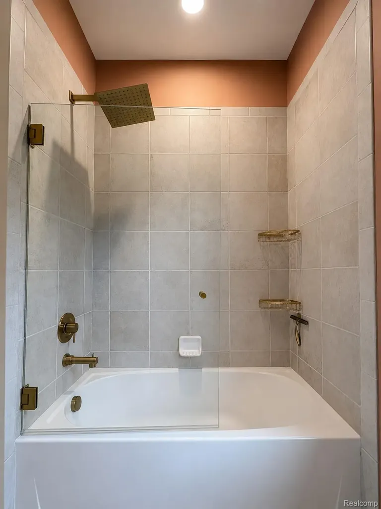 154 Mulberry Lane Rochester Hills City MI 48309