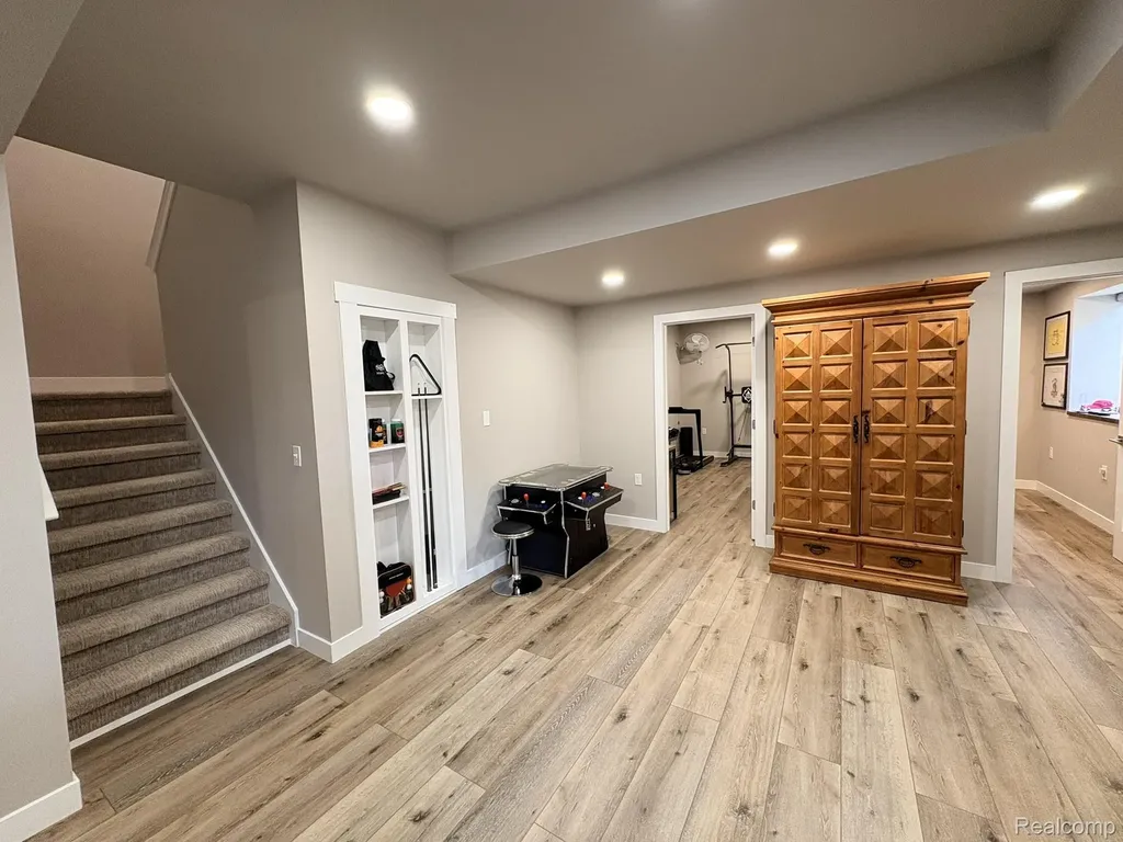 154 Mulberry Lane Rochester Hills City MI 48309