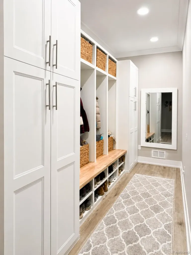 154 Mulberry Lane Rochester Hills City MI 48309