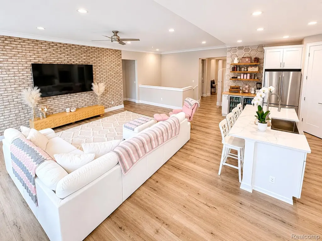 154 Mulberry Lane Rochester Hills City MI 48309