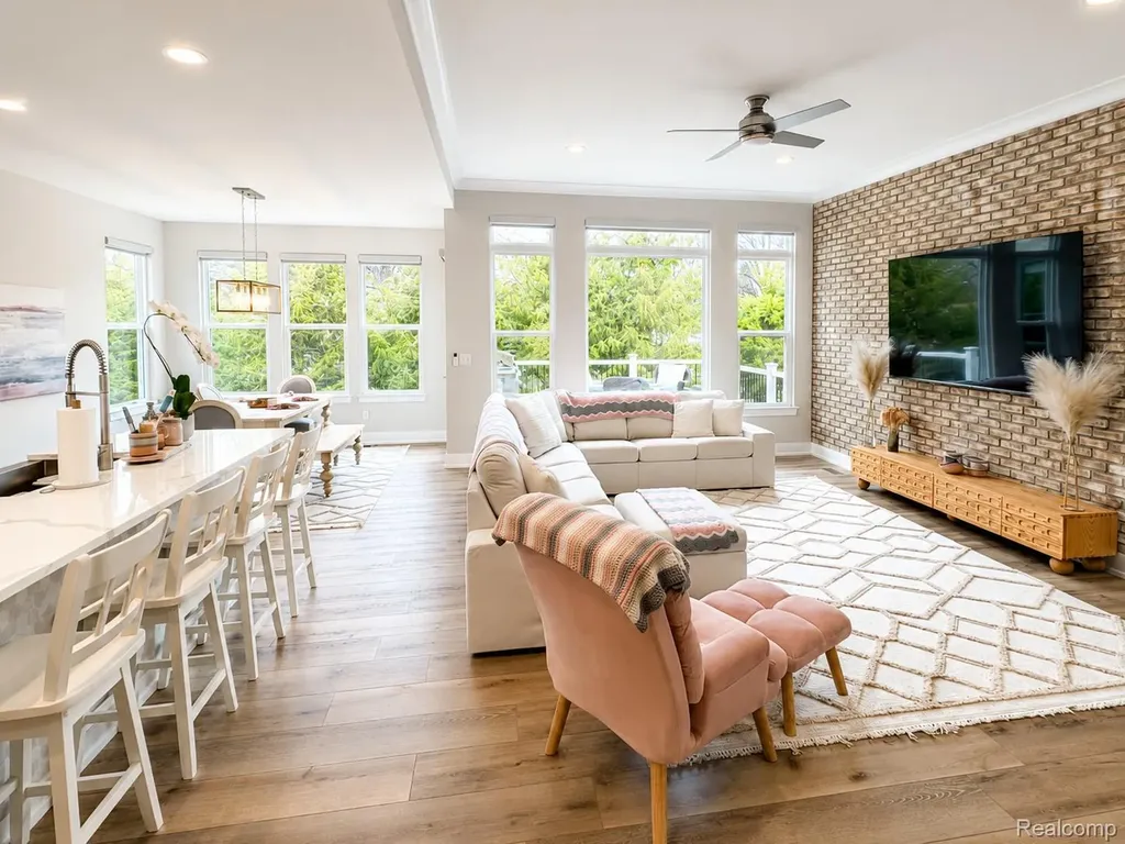 154 Mulberry Lane Rochester Hills City MI 48309
