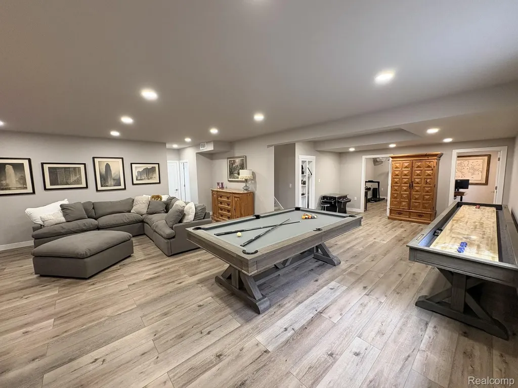 154 Mulberry Lane Rochester Hills City MI 48309