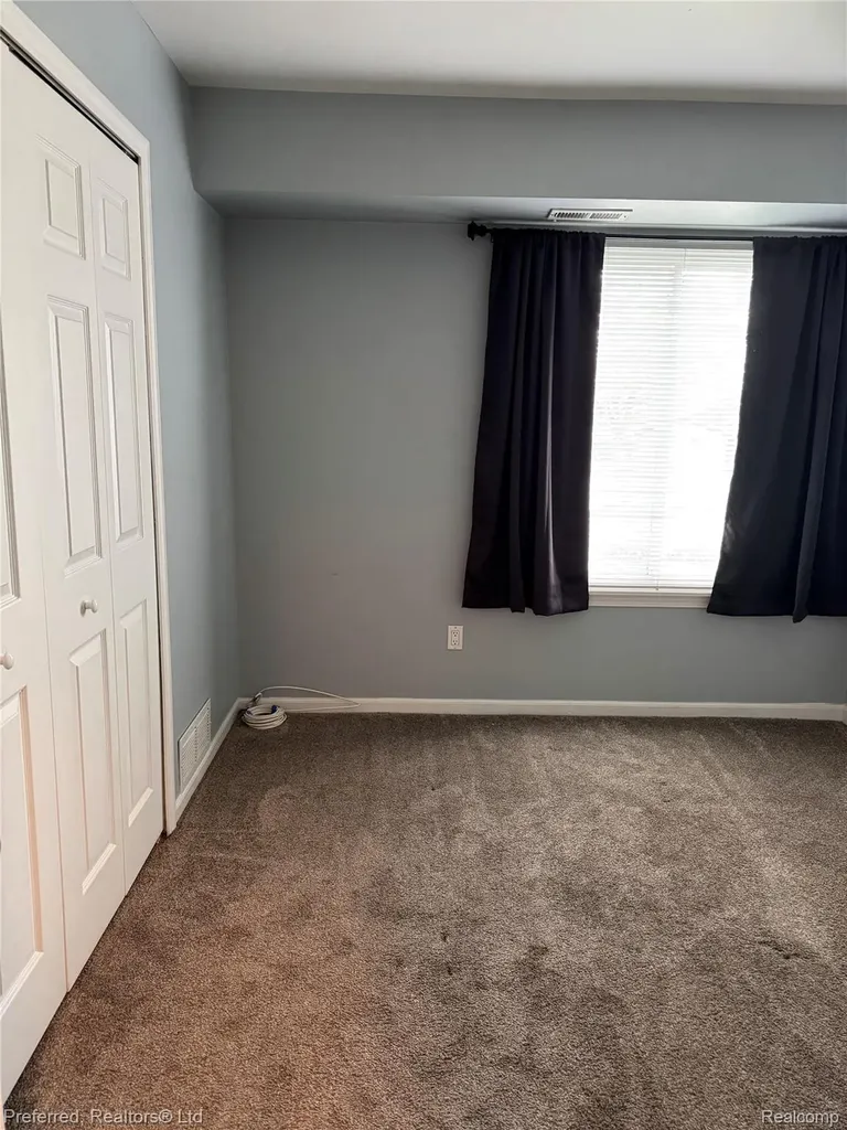 706 Sunset Lane St. Clair Shores City MI 48082