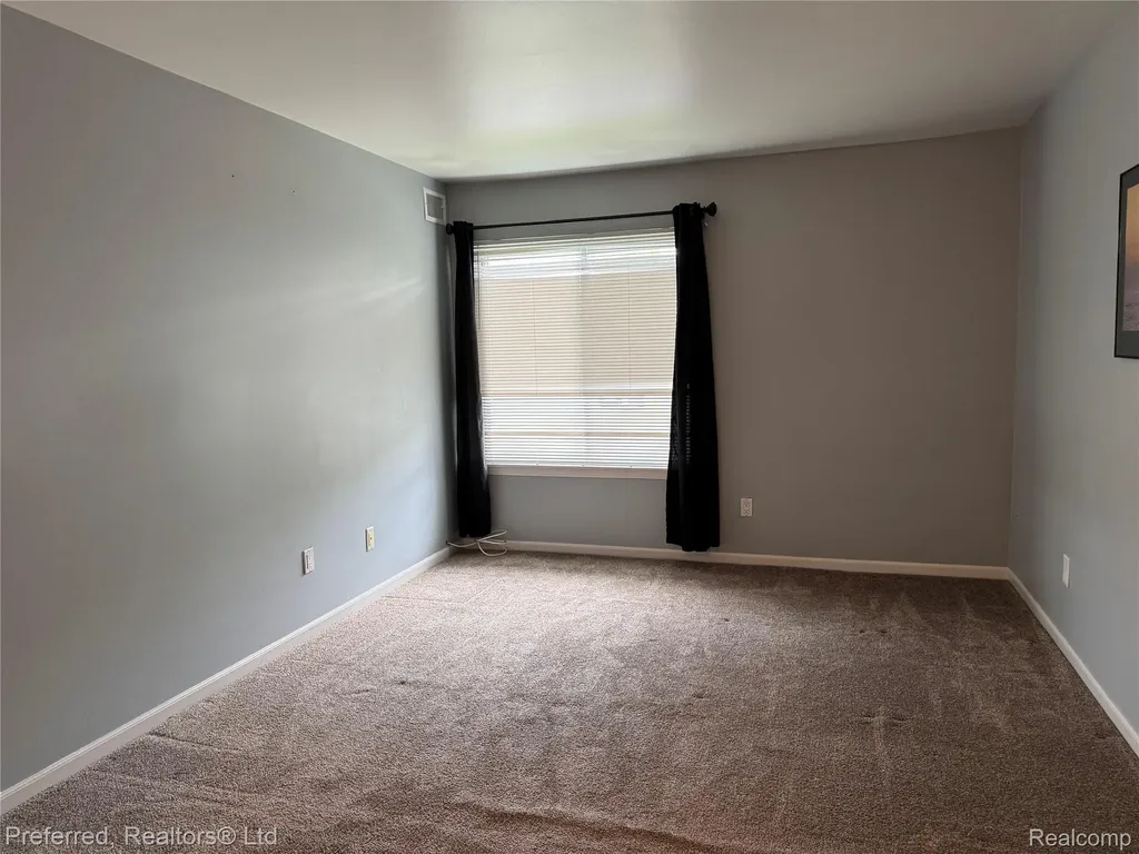 706 Sunset Lane St. Clair Shores City MI 48082
